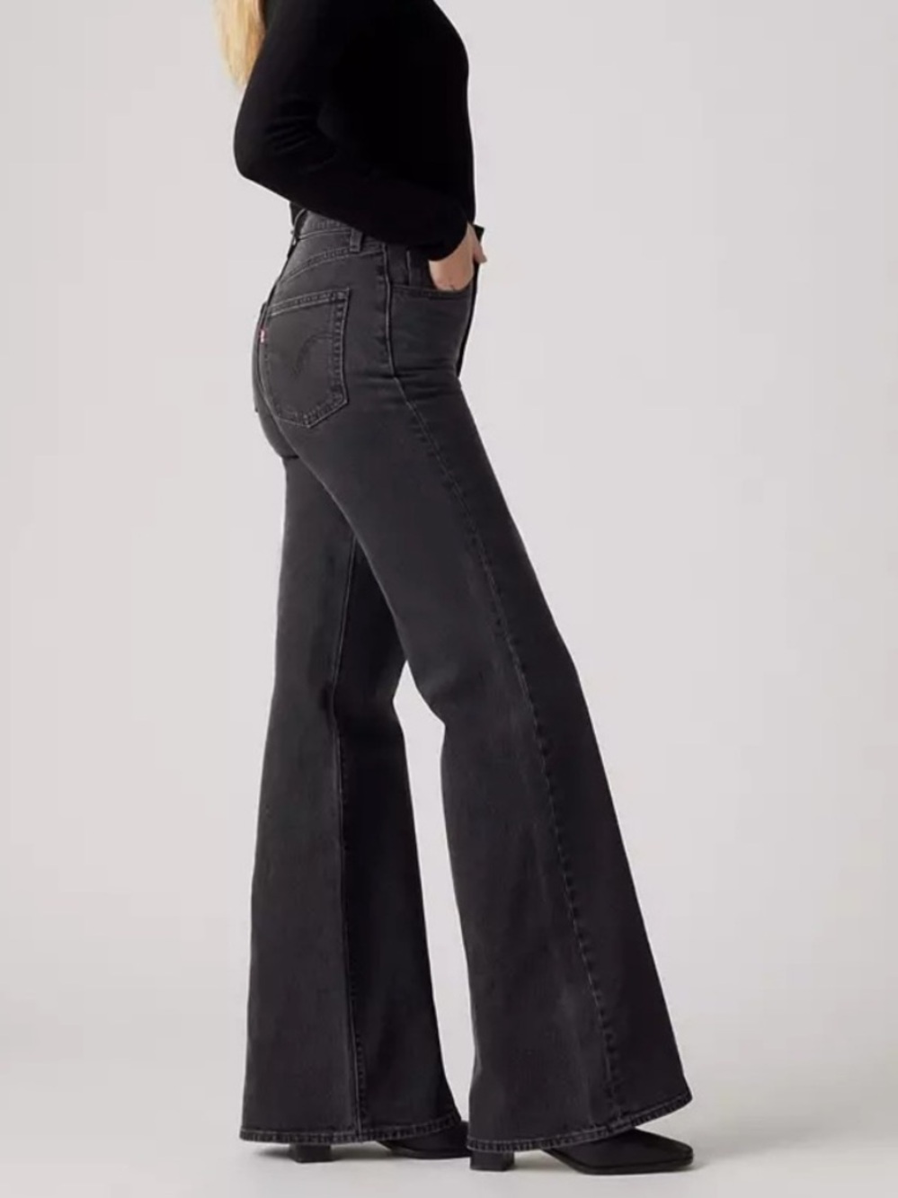 Levi’s Ribcage Bell Black Jeans